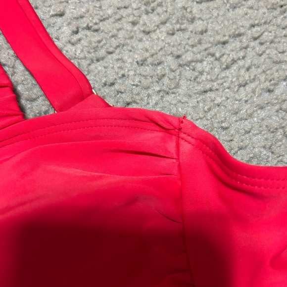 Red bikini top - Picture 3 of 8